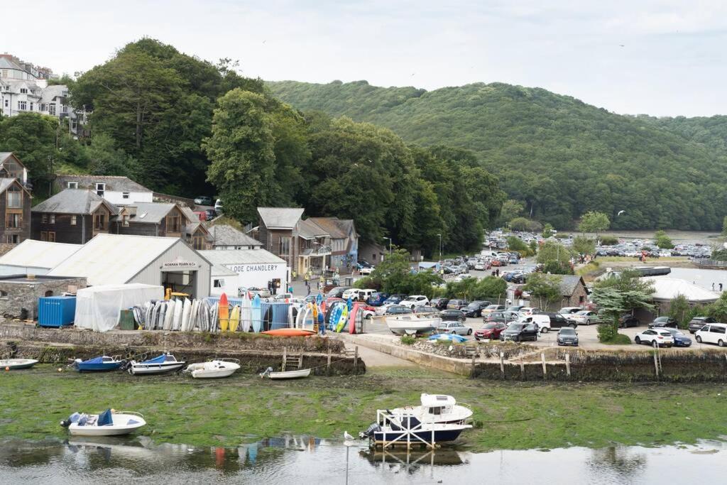 View House: Modern Retreat With Pool Access Looe