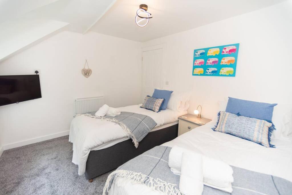 Modern House In Looe, Near And Bars With Great Views And Free Access To A Nearby Indoor Swimming Pool * Looe